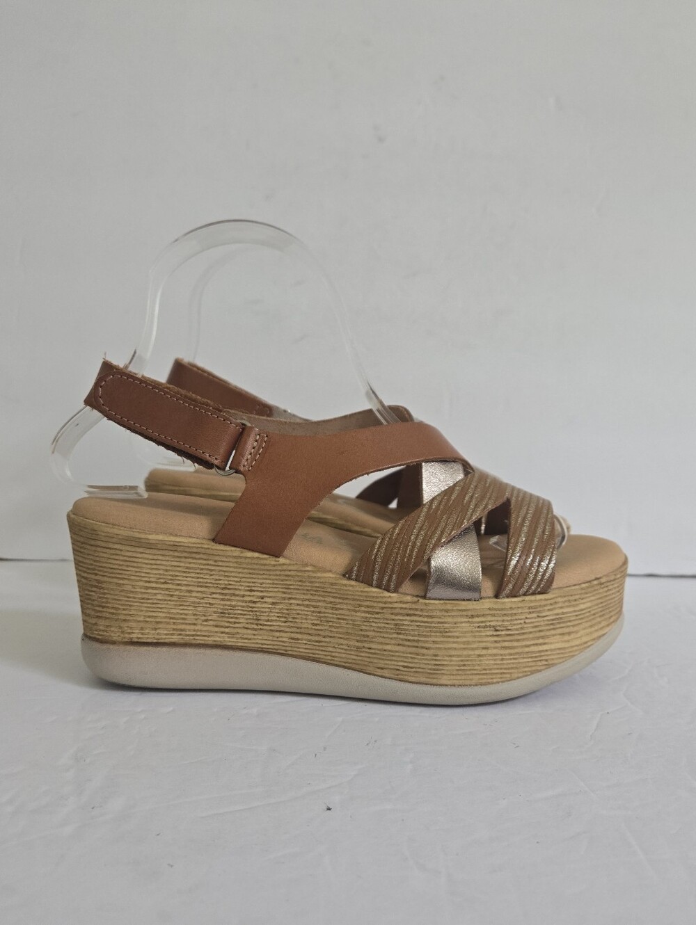 Light Brown Leather Strappy Platform Sandals Size 36